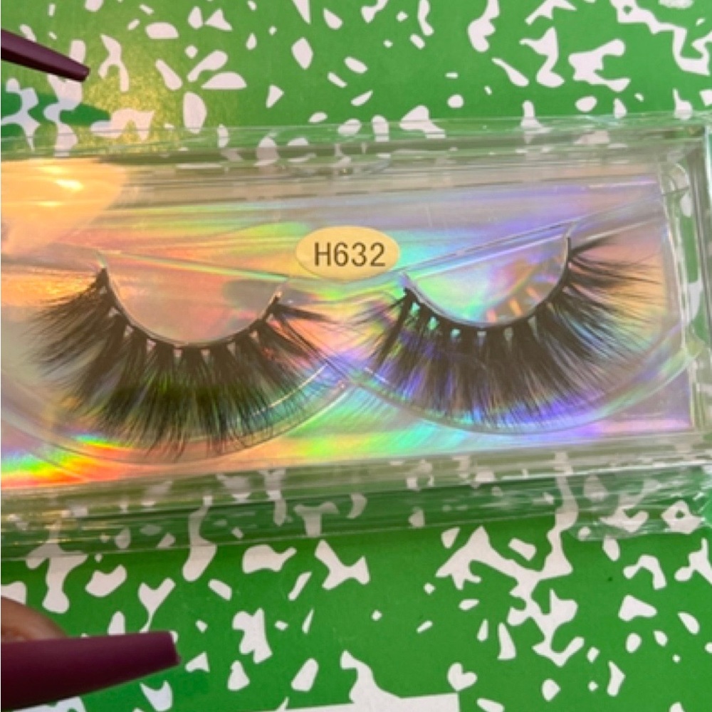 Mink Eyelashes - #H632